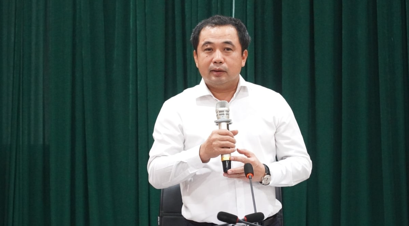 Acting Minister Tran Duc Thang meets with units in the Southern region